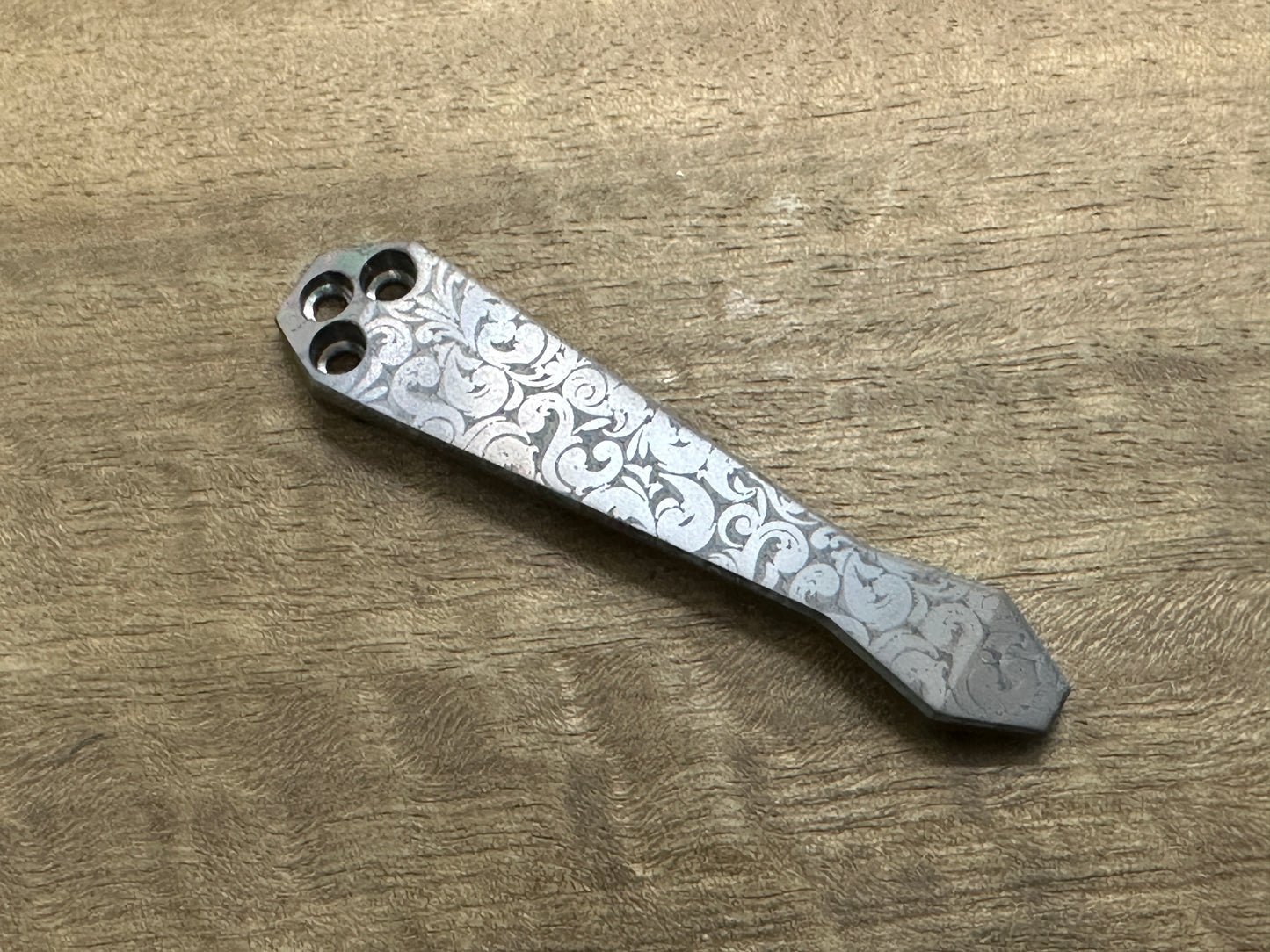 Dark VICTORIA engraved Dmd Titanium CLIP for most Spyderco models