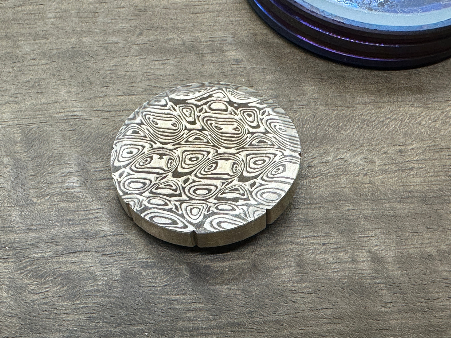 Dama AEGR pattern engraved Brass Spinning Worry Coin Spinning Top