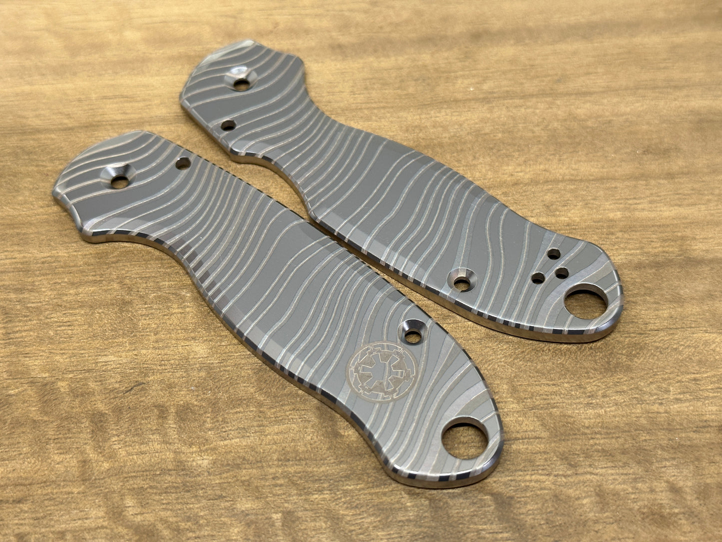 Black BESKAR Mandalorian Titanium Scales for Spyderco Para 3