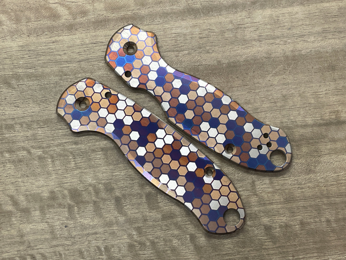 HONEYCOMB heat ano engraved Titanium Scales for Spyderco Para 3
