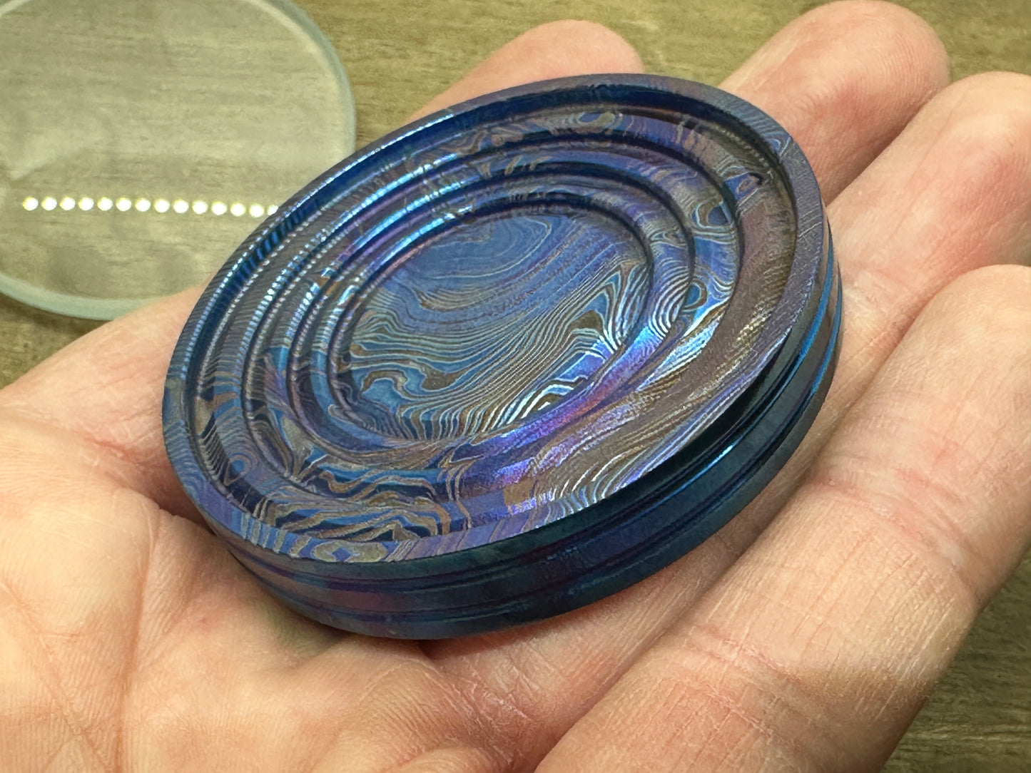 Dama TWIST pattern engraved Flamed Titanium Spin base for Spinning Tops & Coins