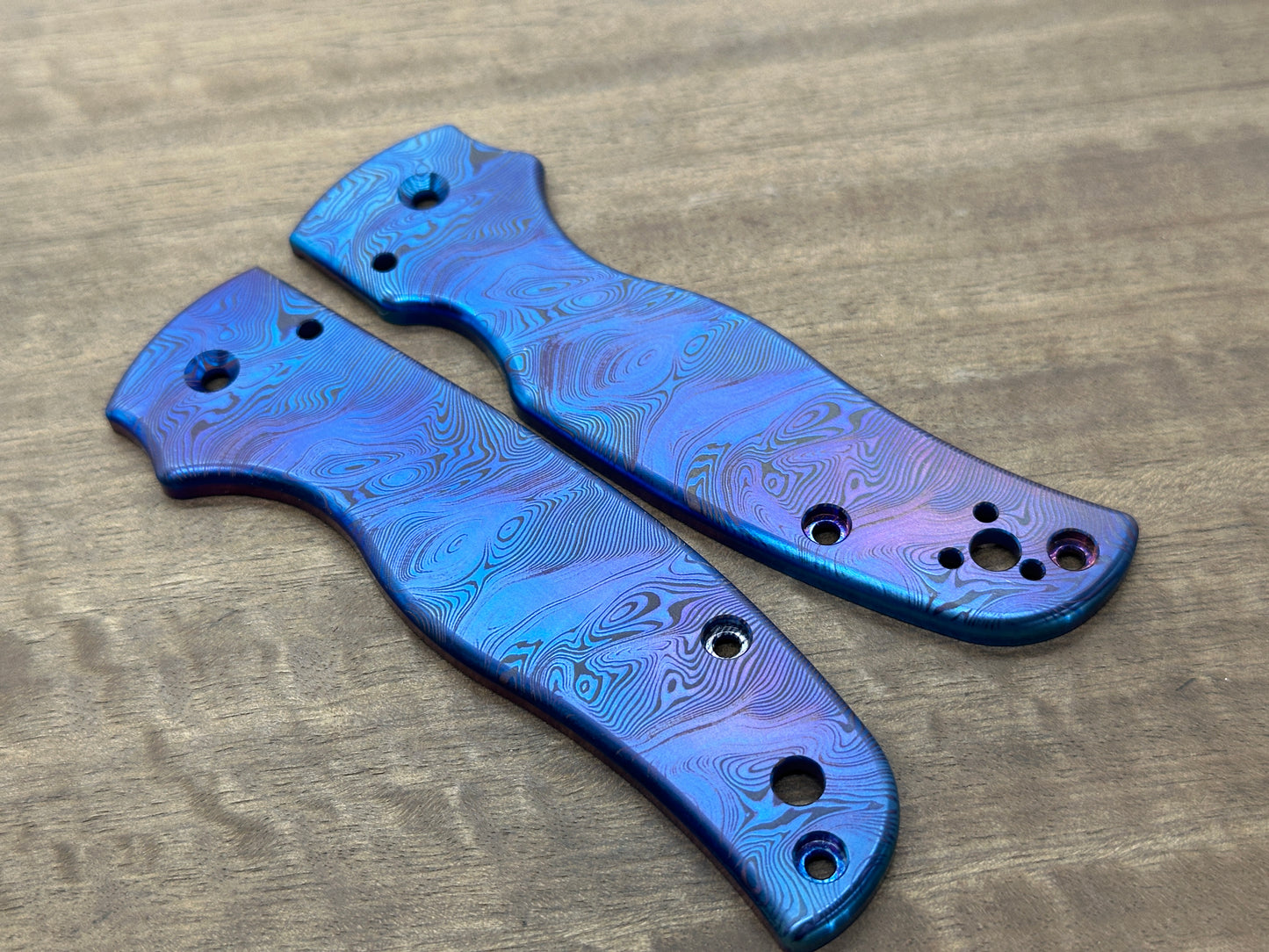 Dama TWIST Flamed pattern engraved Titanium Scales for SHAMAN Spyderco