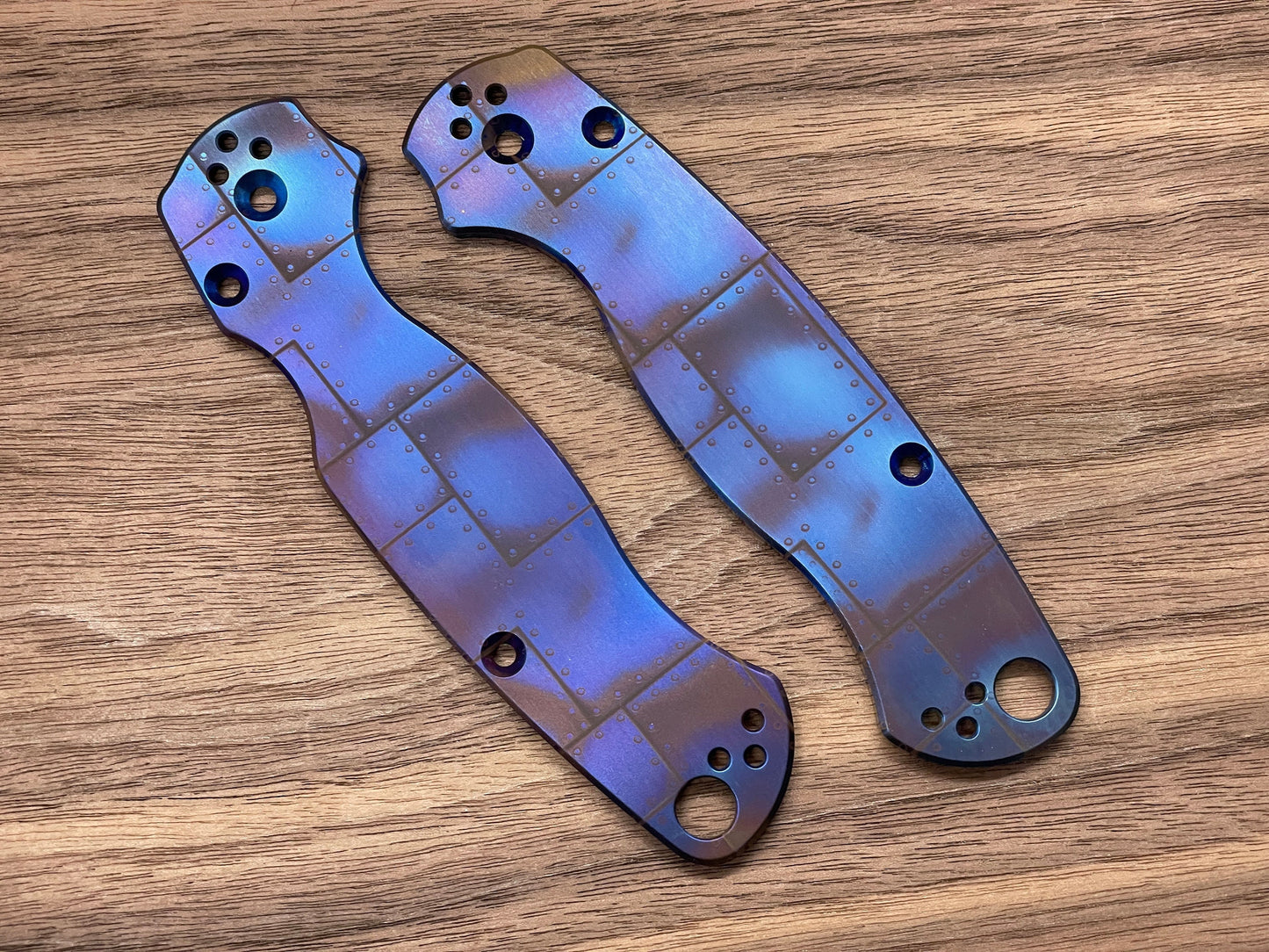 Flamed RIVETED AIRPLANE Titanium scales for Spyderco Paramilitary 2 PM2