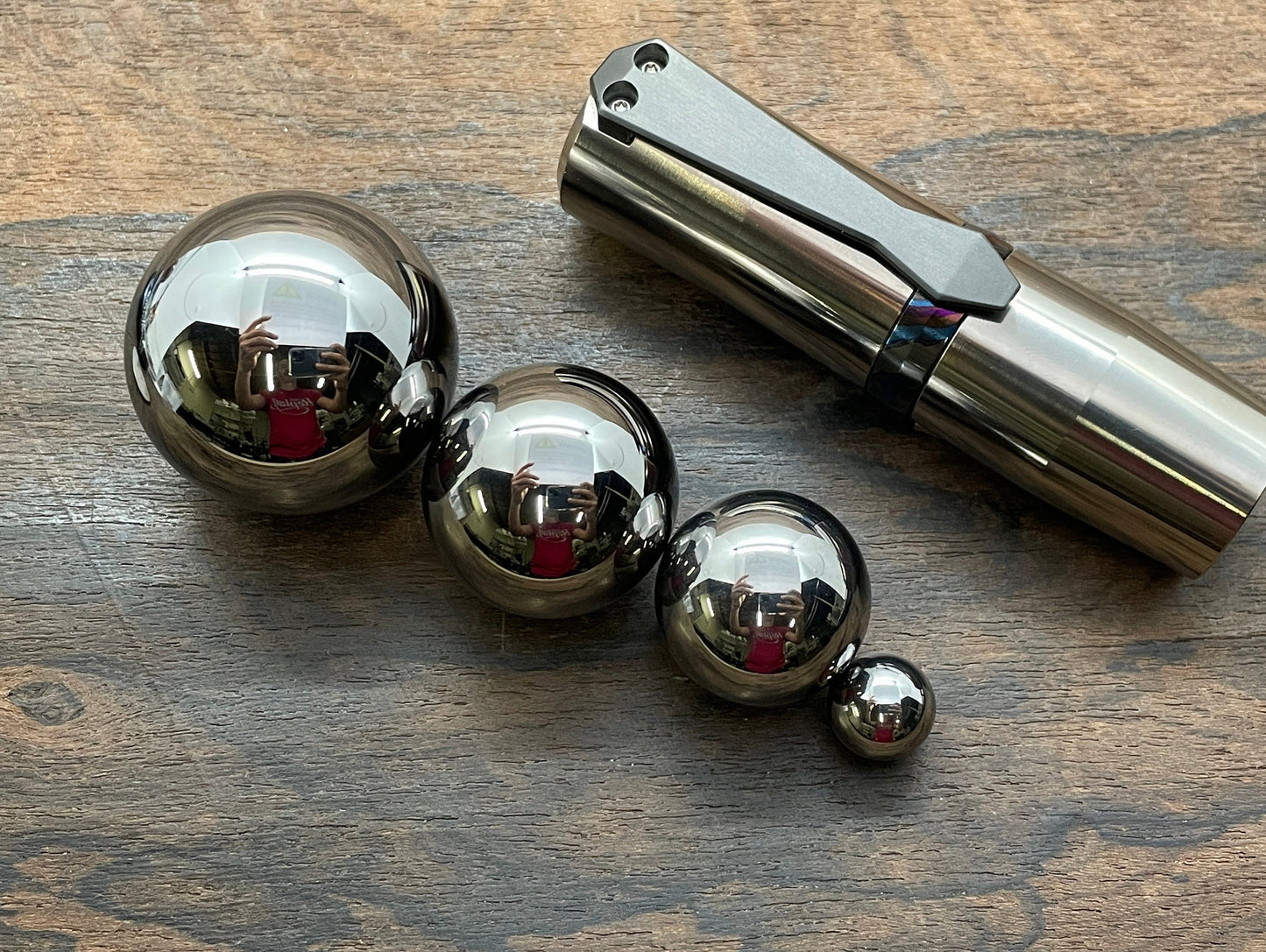 25mm High polished Solid Tungsten Carbide Sphere + Glow in the dark stand