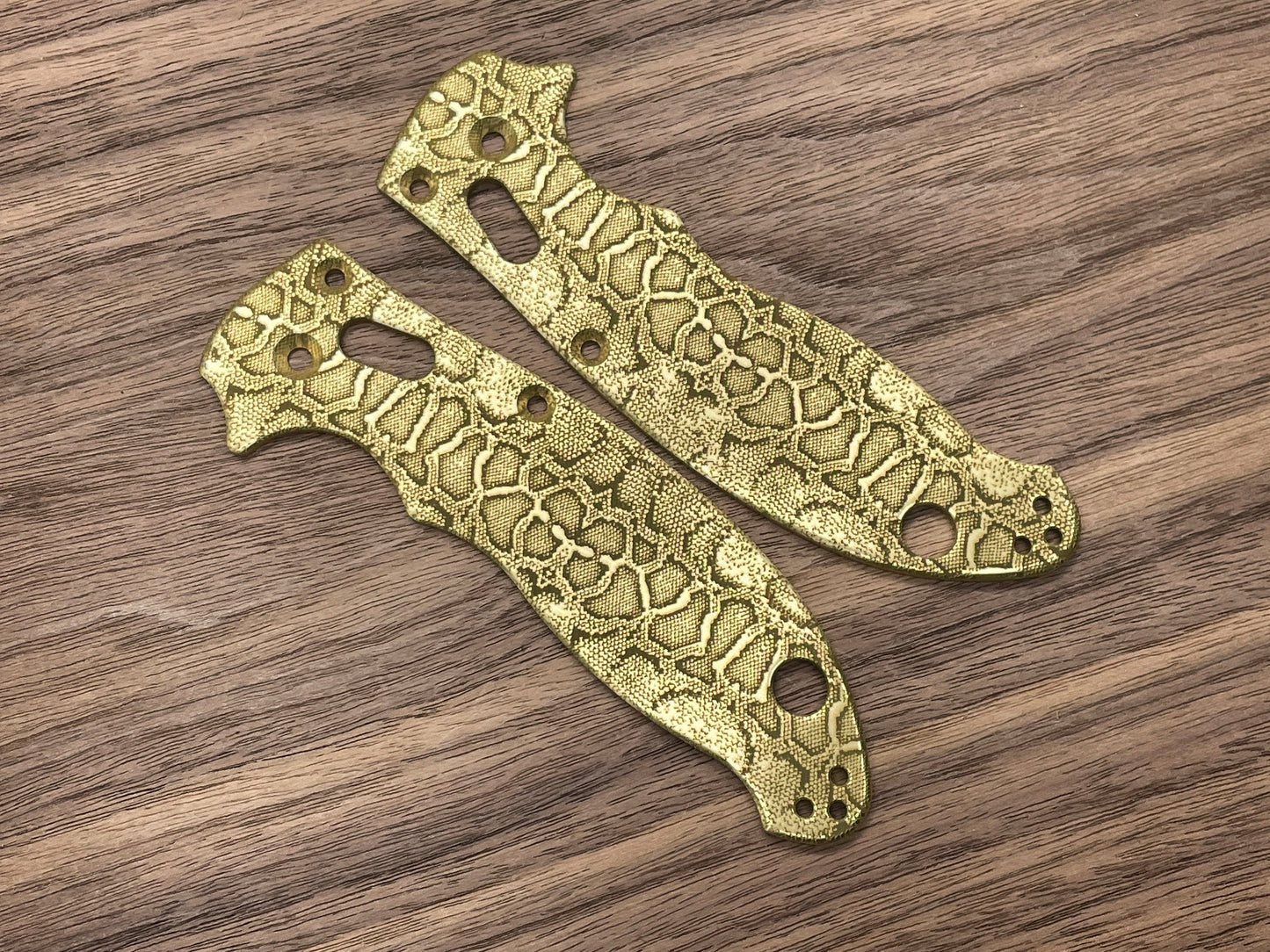 REPTILIAN engraved Brass scales for Spyderco MANIX 2