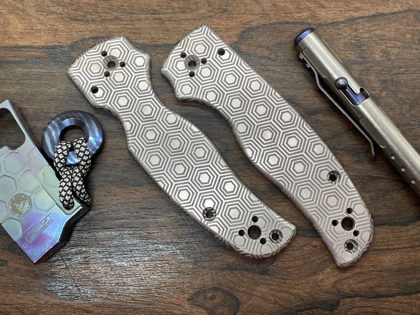 HONEYCOMB engraved Titanium Scales for SHAMAN Spyderco