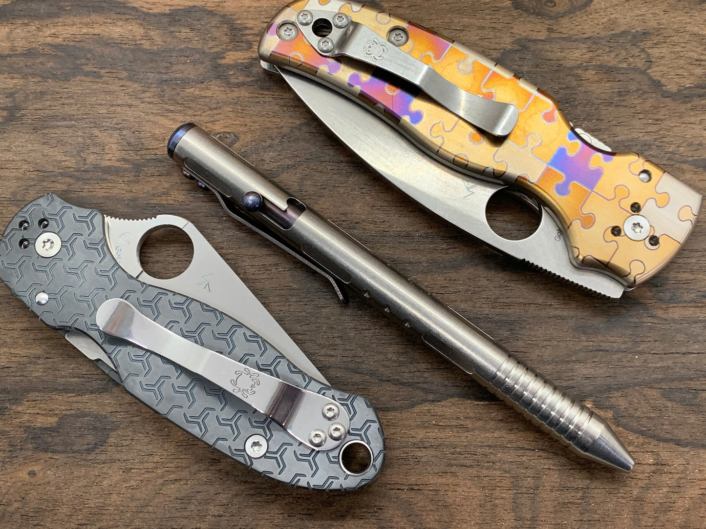 Jigsaw PUZZLES heat ano engraved Titanium Scales for SHAMAN Spyderco