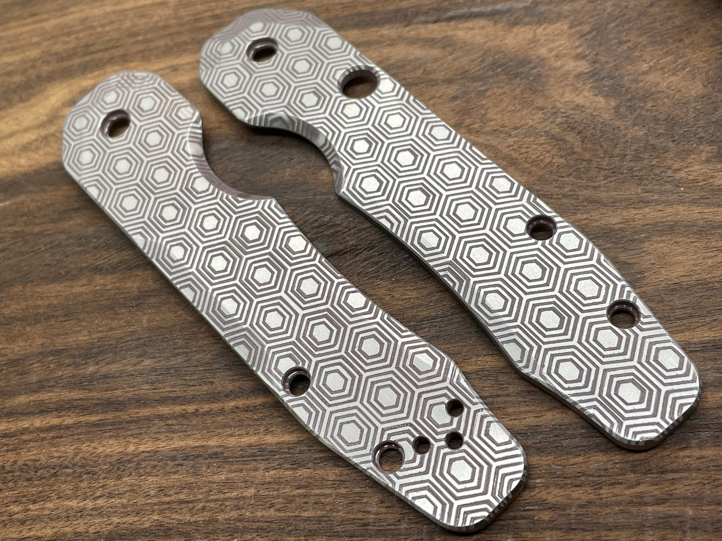HONEYCOMB Titanium Scales for Spyderco SMOCK