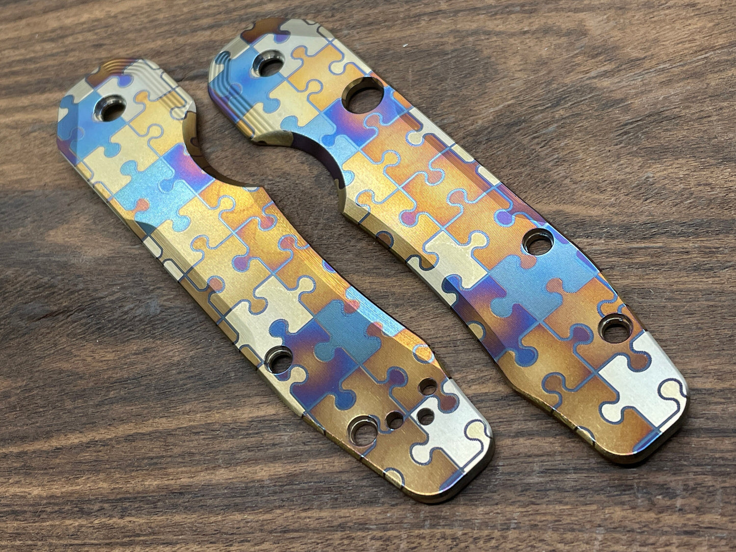 JIGSAW PUZZLES Heat ano engrv Titanium Scales for Spyderco SMOCK