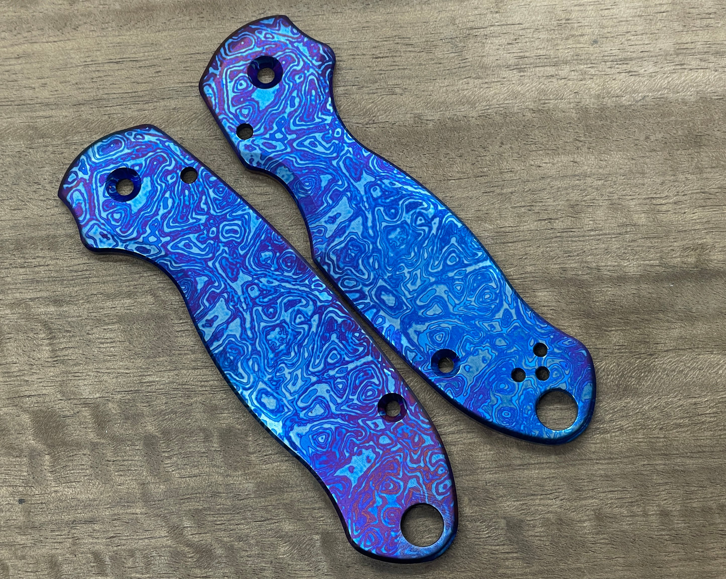 ALIEN heat ano engraved Titanium Scales for Spyderco Para 3