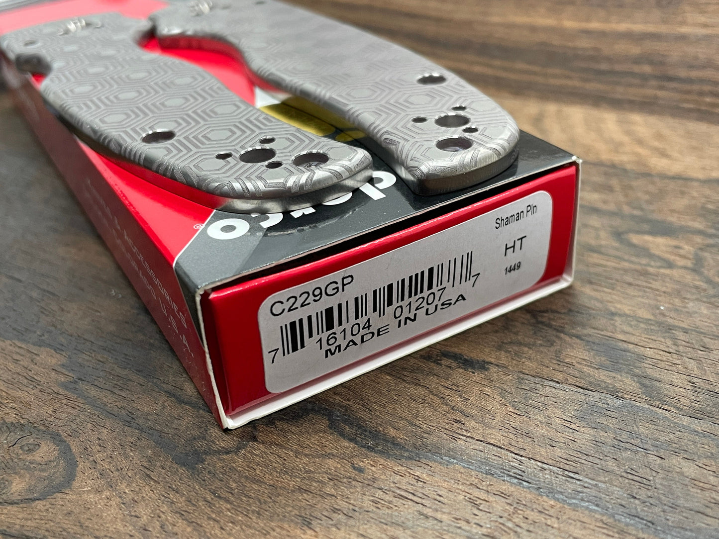 HONEYCOMB engraved Titanium Scales for SHAMAN Spyderco