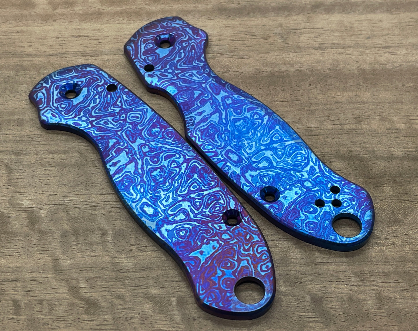 ALIEN heat ano engraved Titanium Scales for Spyderco Para 3