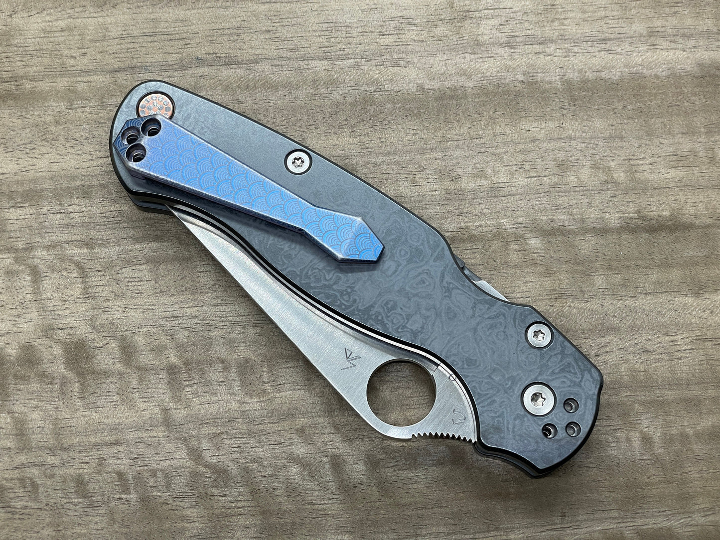 Blue ano Brushed SEIGAIHA engraved Dmd Titanium CLIP for most Spyderco models