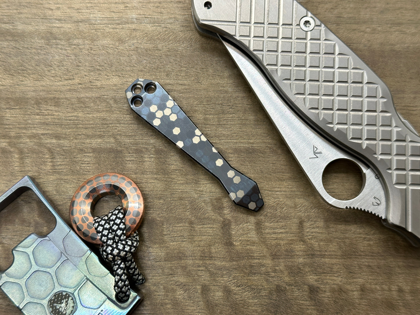 Black-Silver HONEYCOMB engraved Dmd Titanium CLIP for most Spyderco models