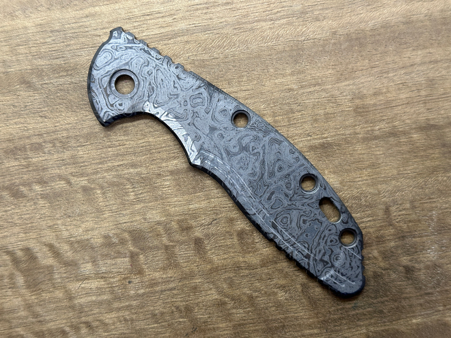 ALIEN Black engraved Titanium scale for XM-18 3.5 HINDERER