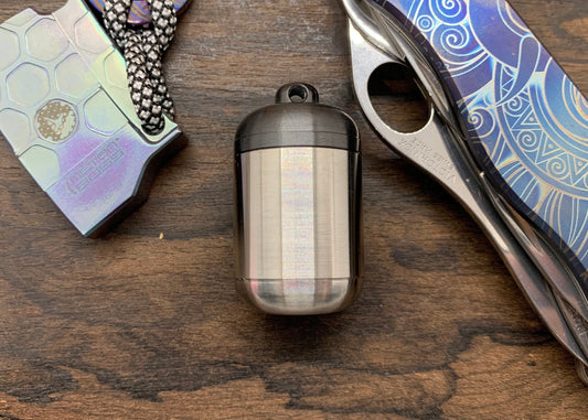 Keychain Meton-Vault Pill Box Stash box Pocket Pill Case: Zirconium & Titanium
