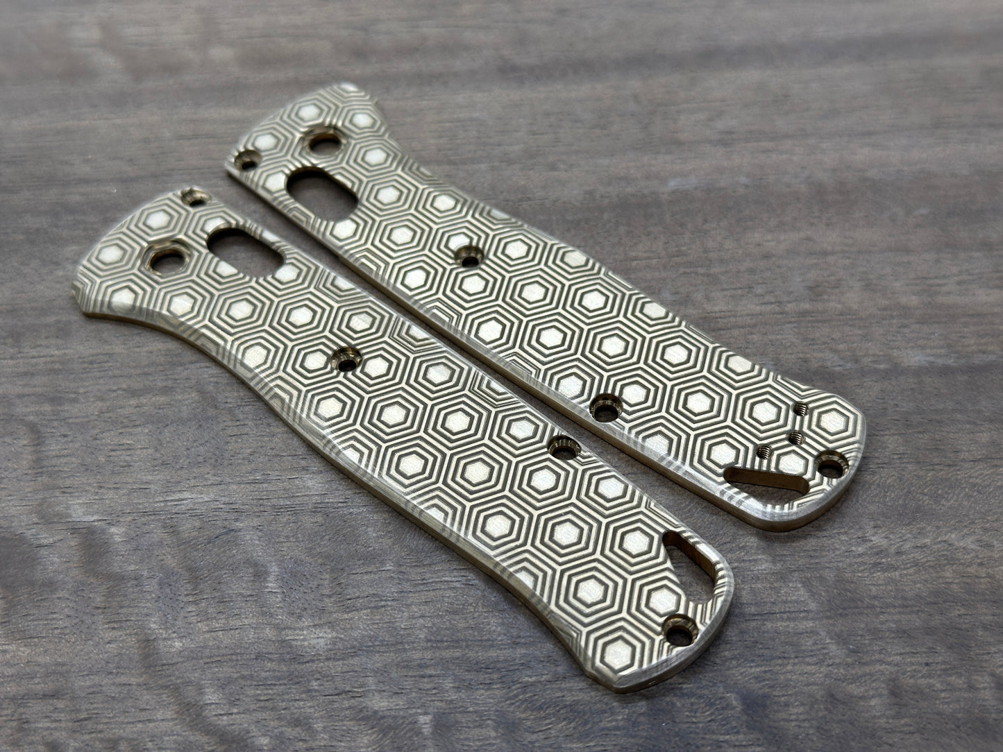 HONEYCOMB engraved BRASS Scales for Benchmade Bugout 535