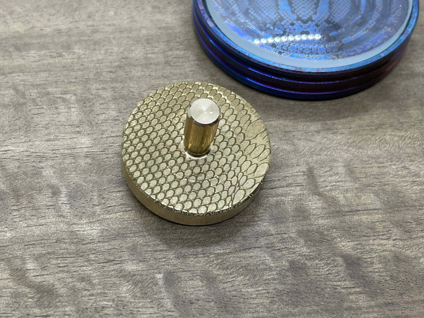 DRAGONSKIN Bronze Spinning Top PERFORMER