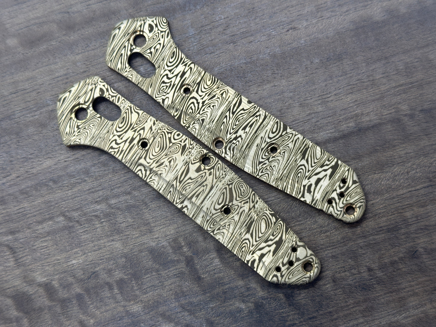 Dama HEIMSKRNGLA pattern engraved Brass Scales for Benchmade 940 Osborne