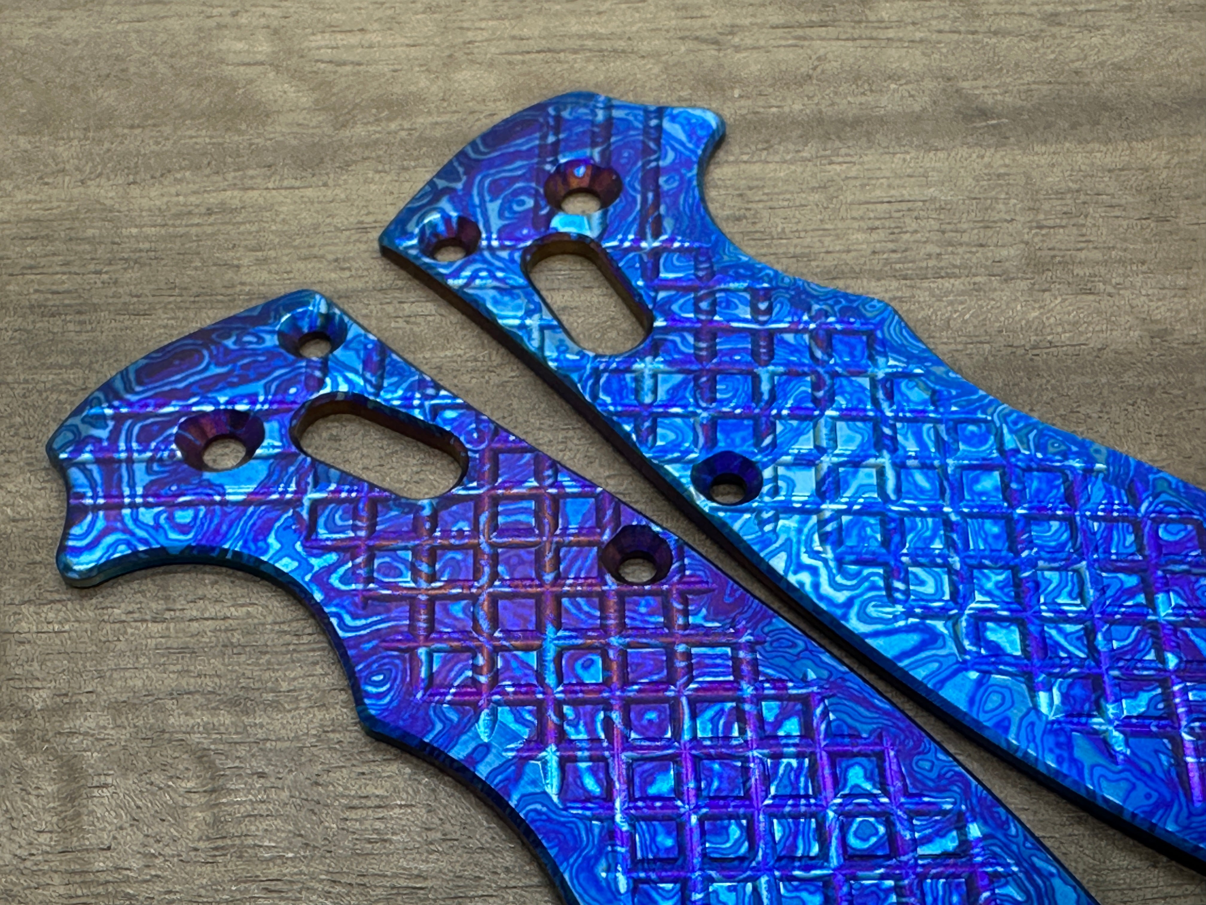 ALIEN Flamed FRAG Cnc milled Titanium scales for Spyderco MANIX 2