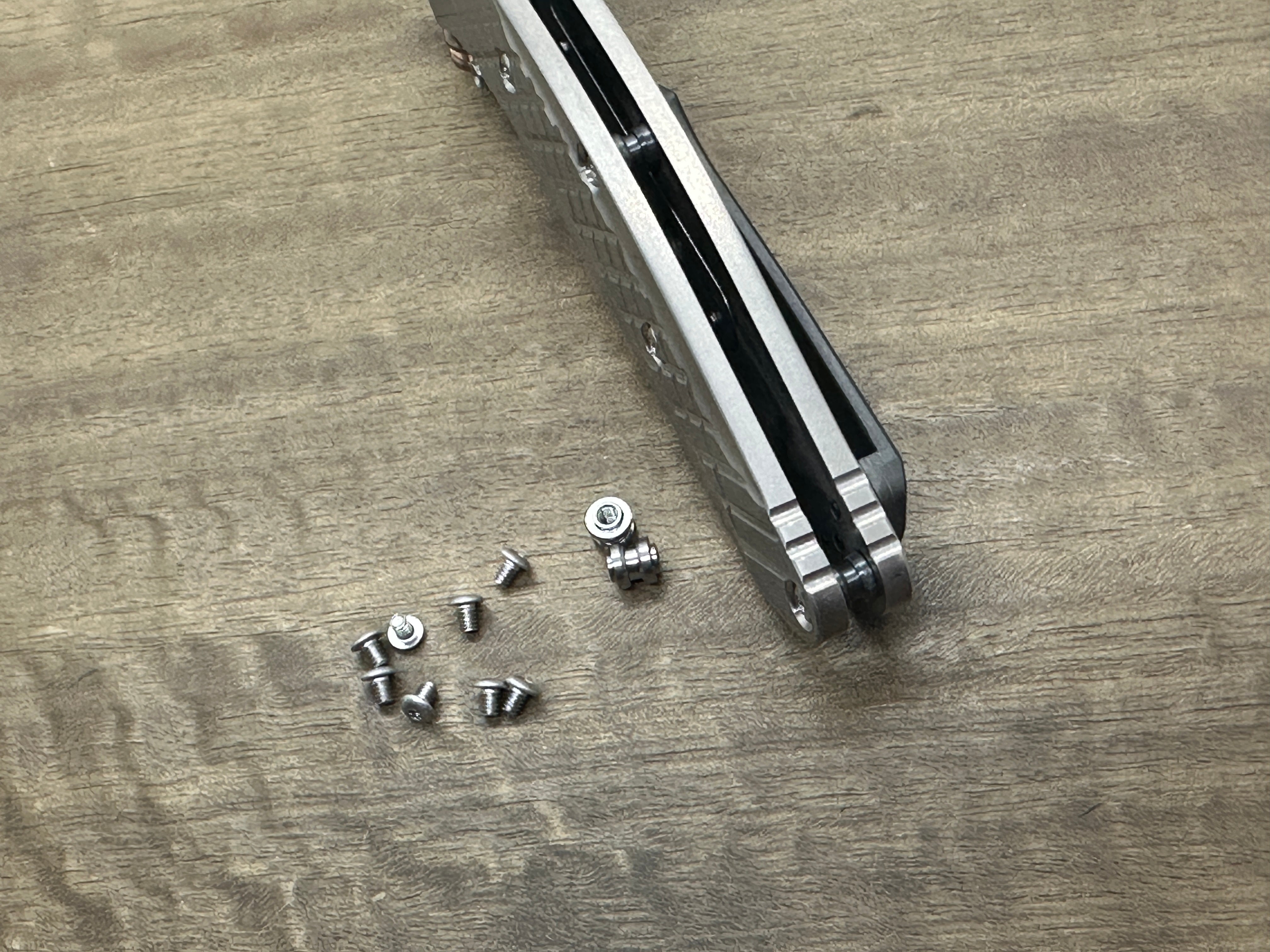 2 Titanium Barrel Spacers Benchmade 940 Osborne conversion kit & 8 screws