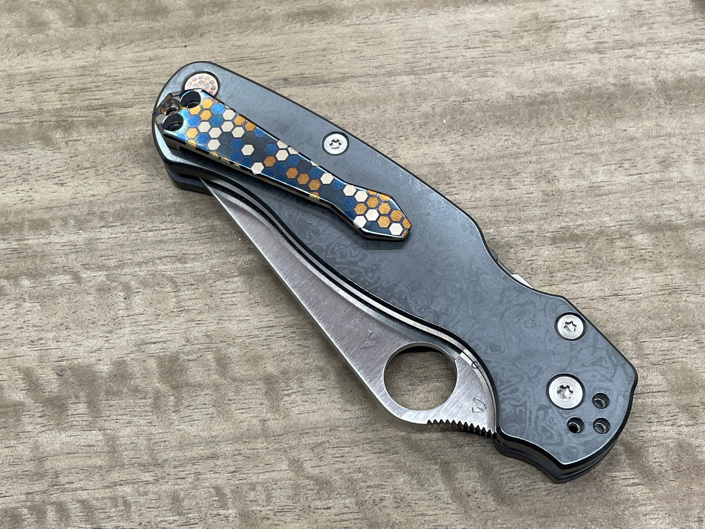 Blue Dmd Honeycomb heat ano engraved Titanium CLIP for most Spyderco models