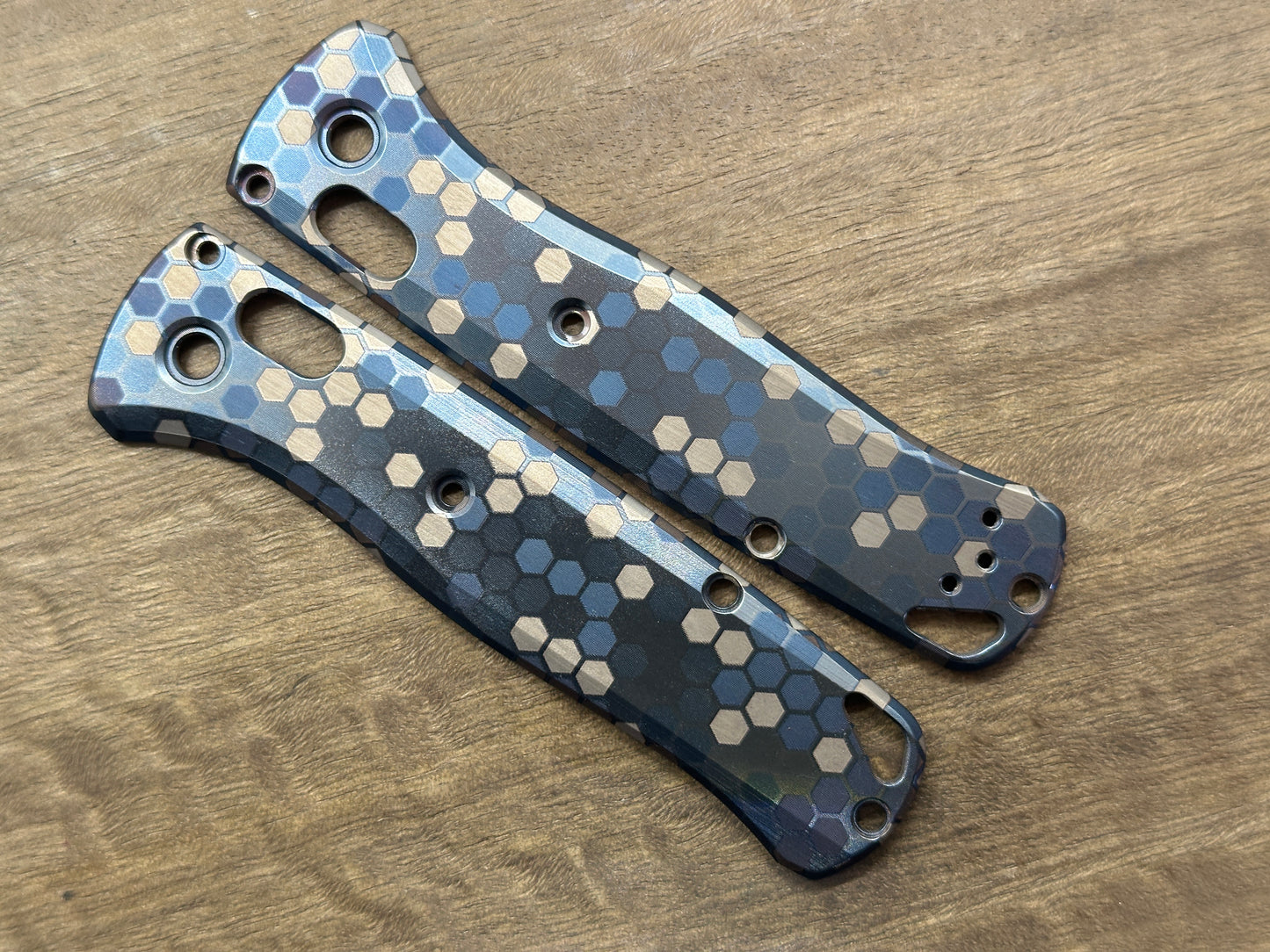 BlackSilver HONEYCOMB anodized Titanium Scales for Benchmade Bugout 535