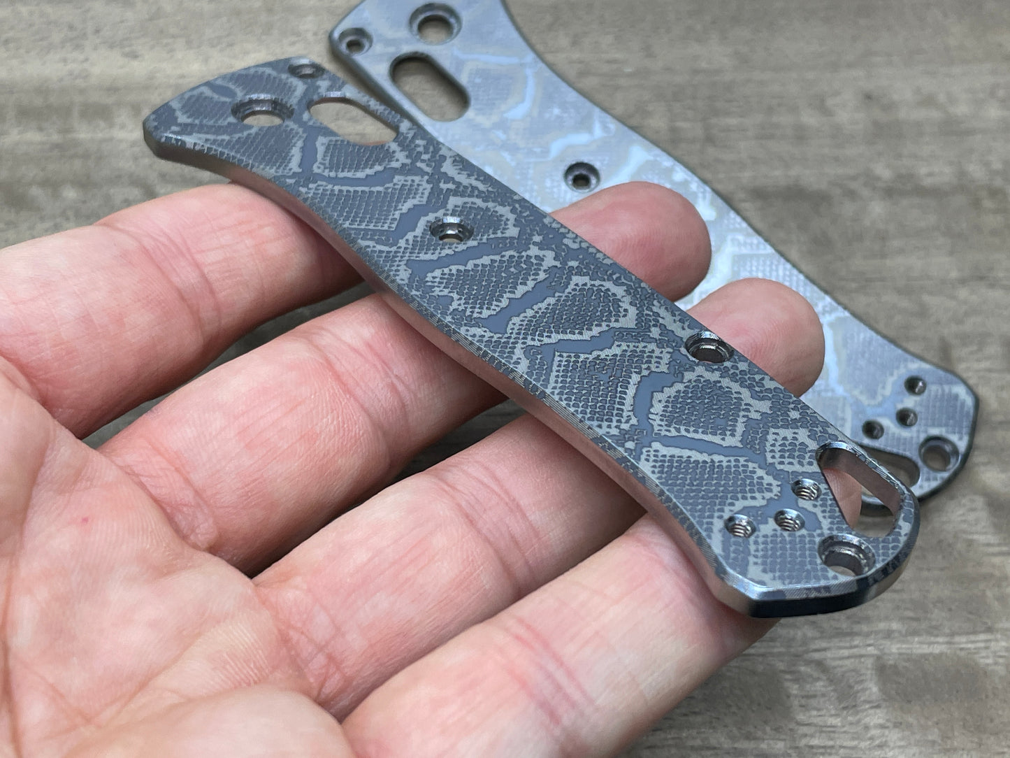 REPTILIAN v3 BLACK engraved Titanium Scales for Benchmade Bugout 535