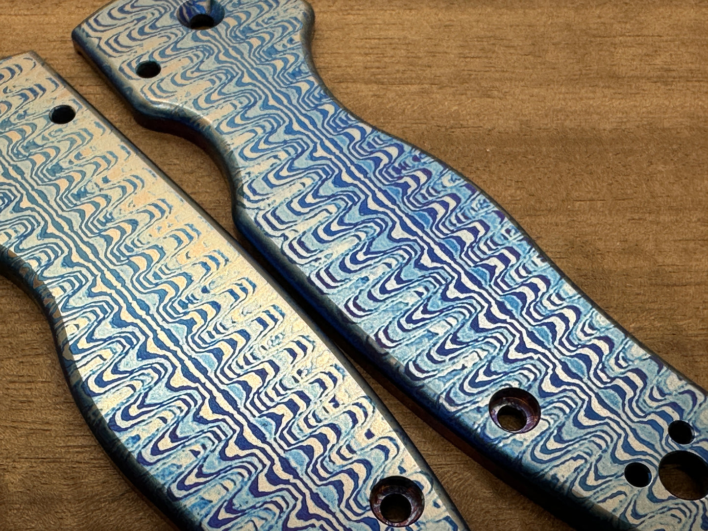 RIPPLE Flamed Titanium Scales for SHAMAN Spyderco