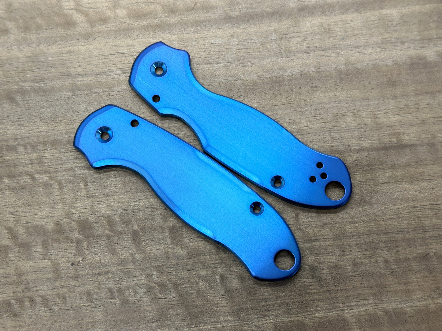 BLUE anodized Titanium Scales for Spyderco Para 3