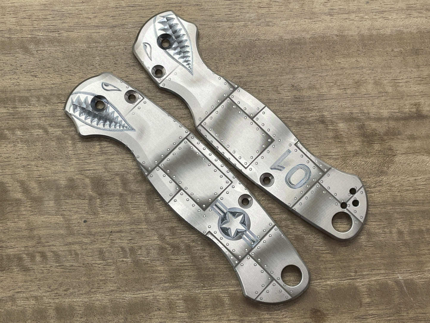 P40 RIVETED AIRPLANE Titanium scales for Spyderco Paramilitary 2 PM2