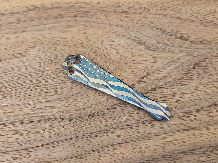 CLR Clip Spyderco Models<br>Titanium Standard - Spidy Tip<br>Flag Blue Flamed