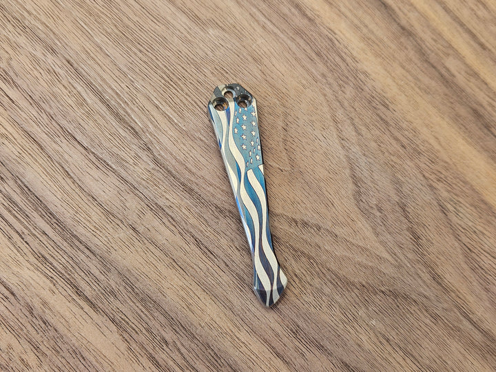 CLR Clip Spyderco Models<br>Titanium Standard - Spidy Tip<br>Flag Blue Flamed