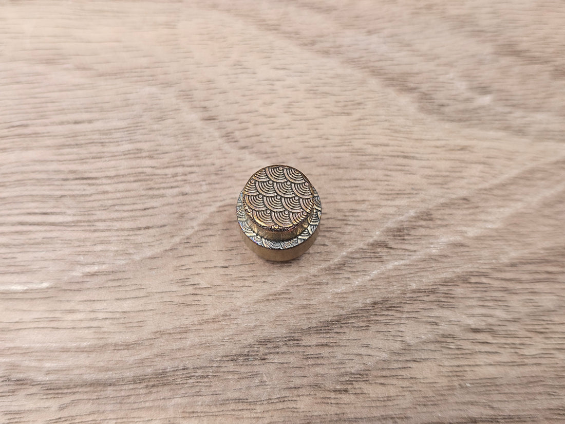 CLR Titanium Lanyard Hole Plug<br>Spyderco PM2 & PM3<br>Seigaiha Bronze ano
