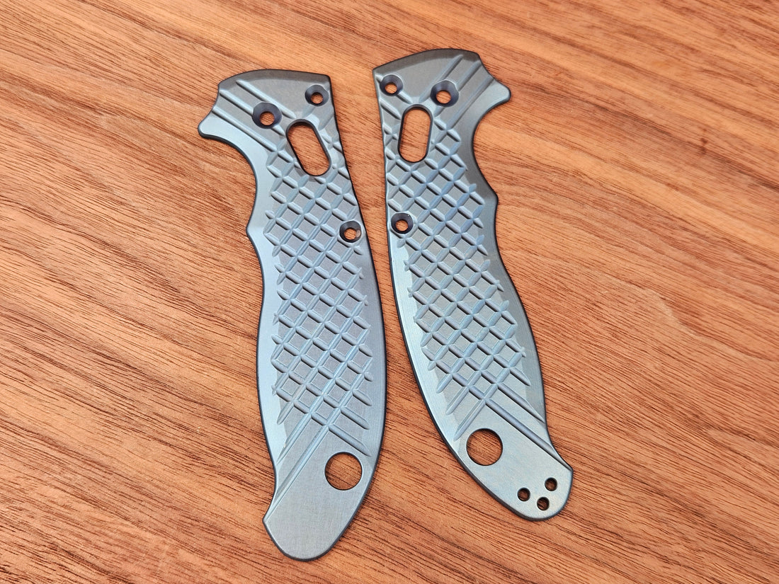 CLR Spyderco Manix 2<br>Titanium Frag<br>Blue Flamed