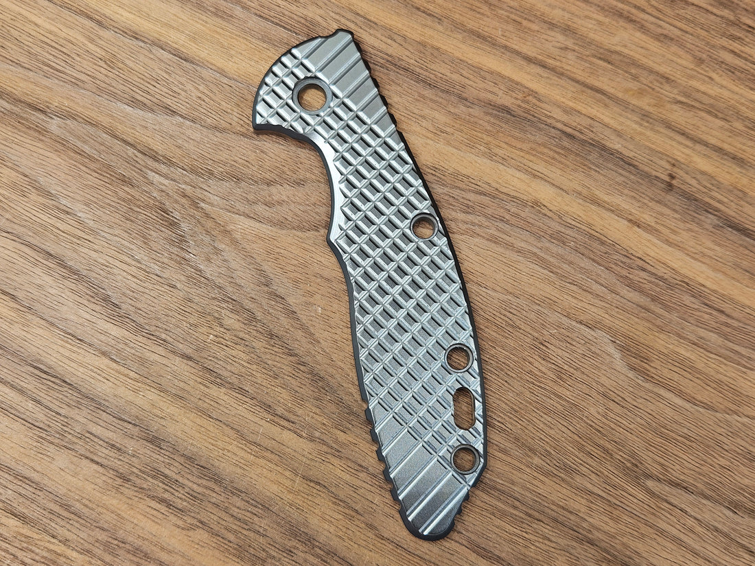CLR<br>Hinderer XM 18 3.5 Titanium Frag Black