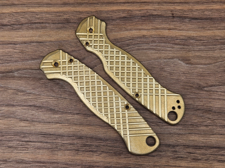 CLR Spyderco Paramilitary 2<br>Brass Frag Stone Washed