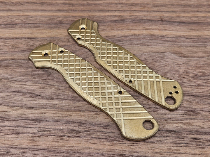 CLR Spyderco Paramilitary 2<br>Brass Frag Stone Washed