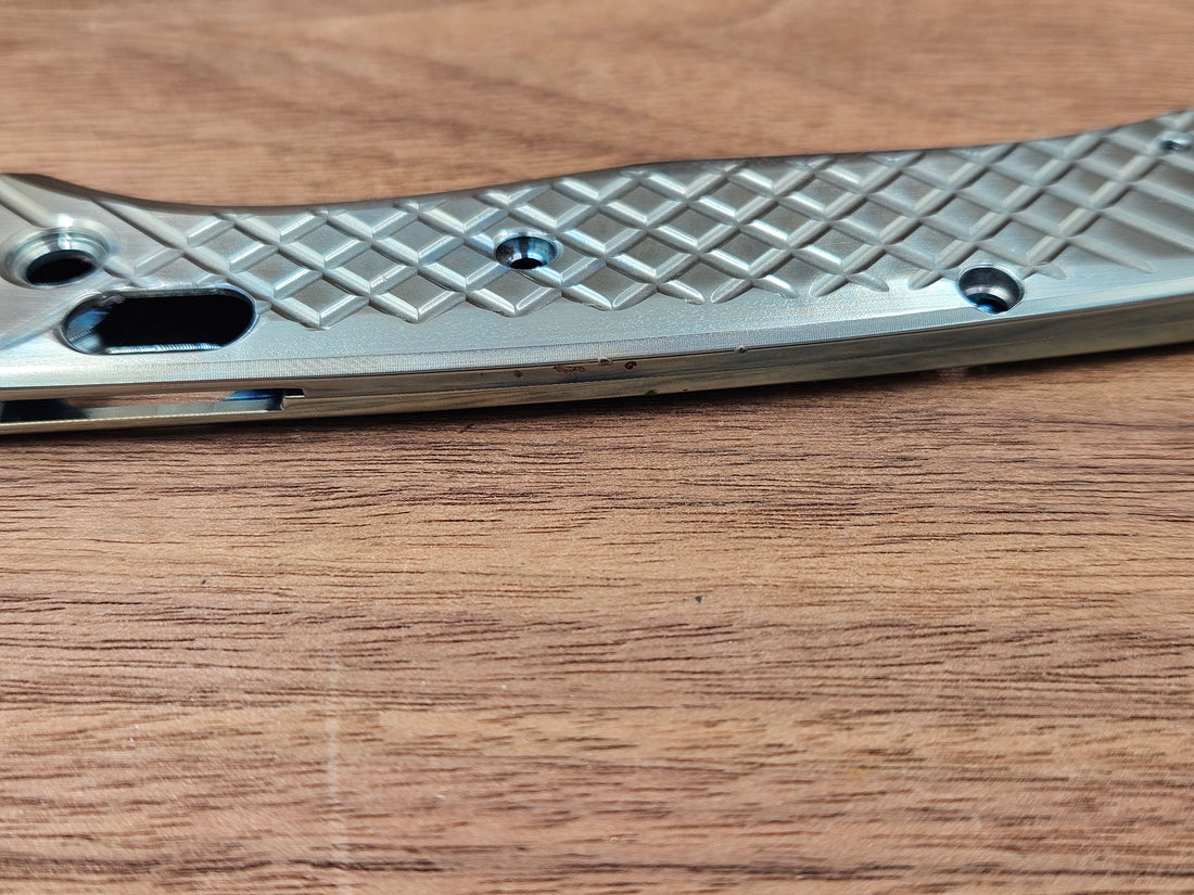 CLR Benchmade Bugout 535 Titanium Frag<br>Light Blue Flamed Polished