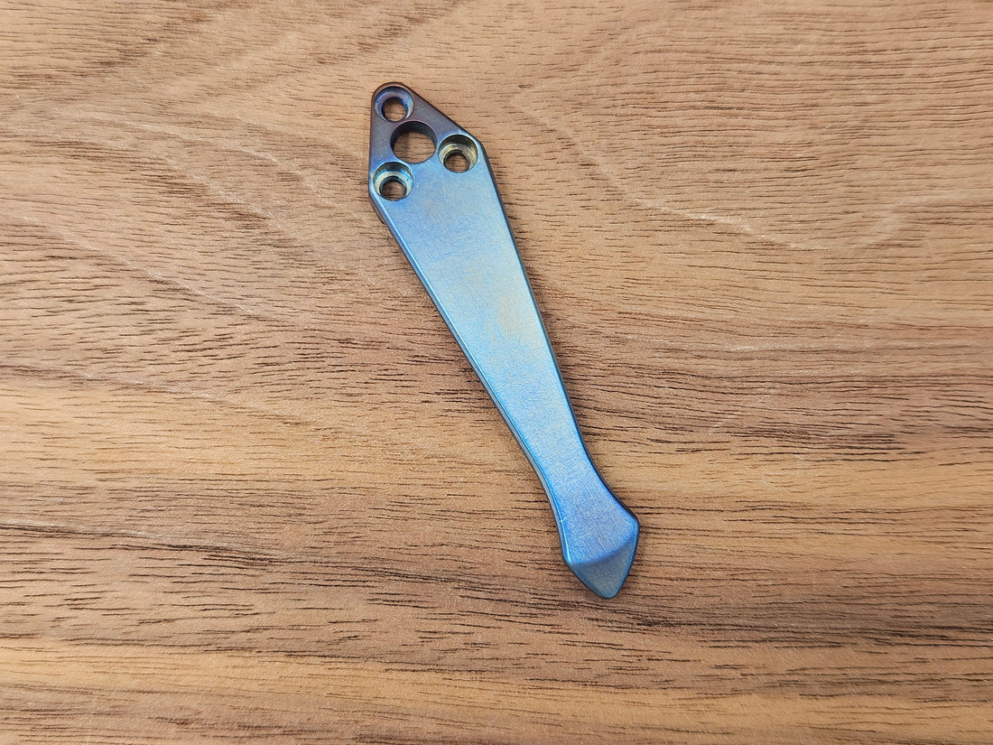 CLR Clip Spyderco Shaman<br>Titanium Standard - Spidy Tip Blue Flamed Brushed