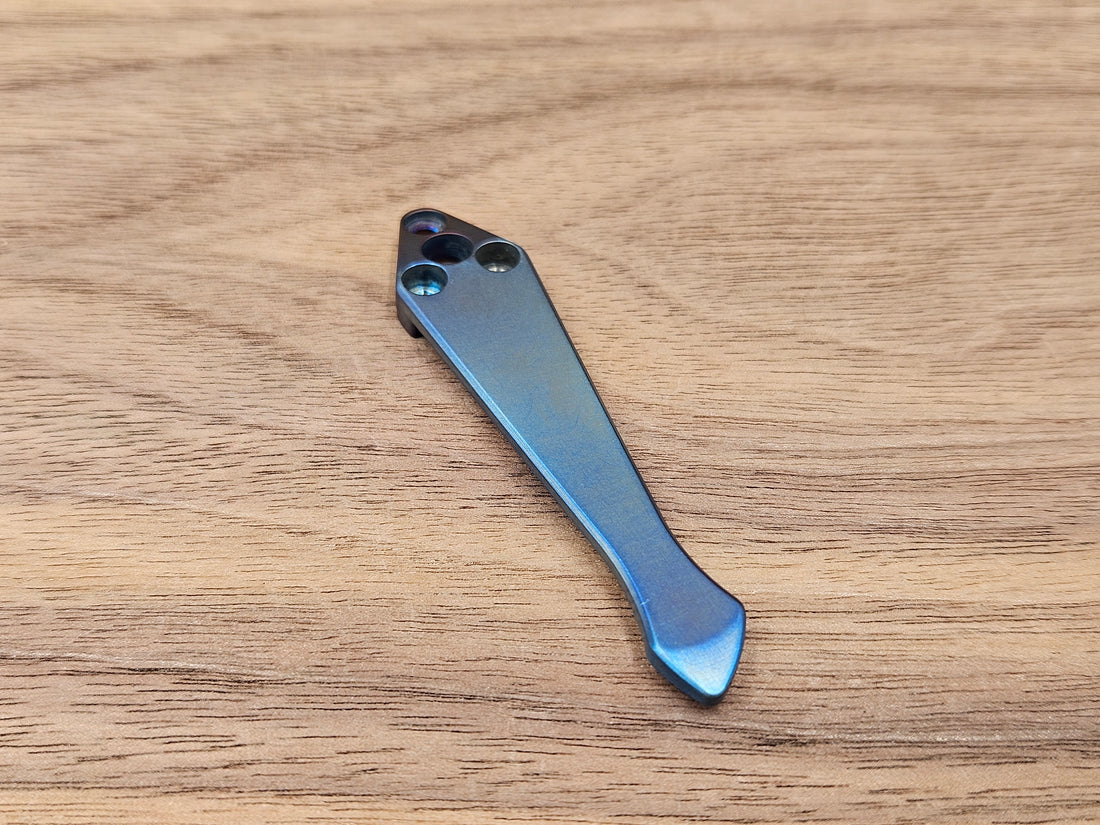 CLR Clip Spyderco Shaman<br>Titanium Standard - Spidy Tip Blue Flamed Brushed