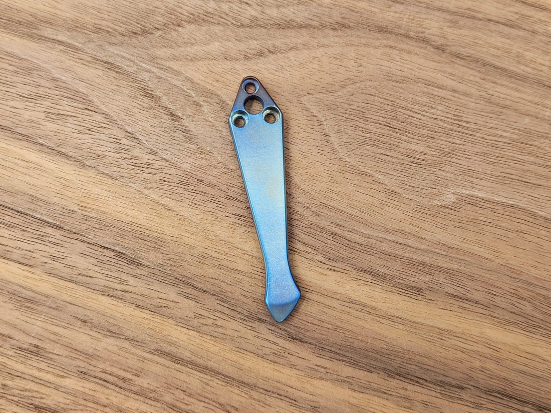 CLR Clip Spyderco Shaman<br>Titanium Standard - Spidy Tip Blue Flamed Brushed