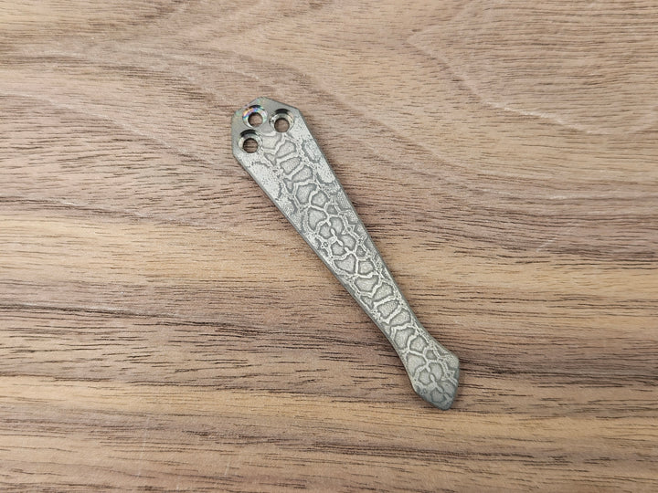 CLR Clip Spyderco Models<br>Titanium Standard - Spidy Tip Reptilian