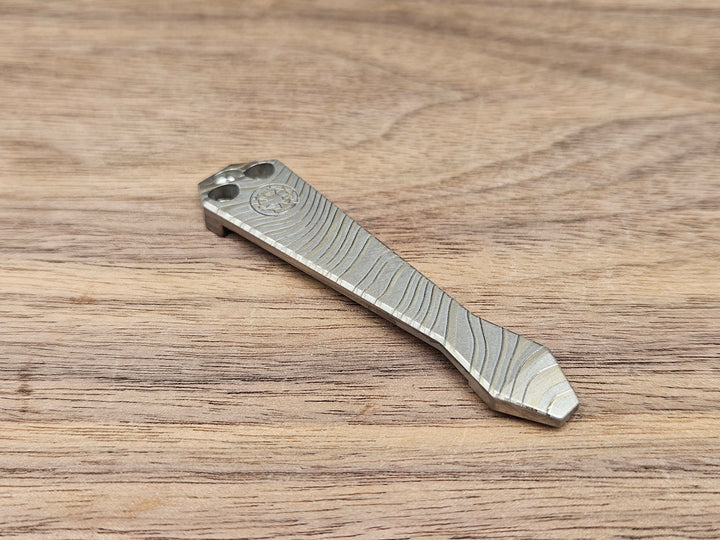 CLR Clip Spyderco Models<br>Titanium Standard - Diamond Tip Beskar Mandalorian