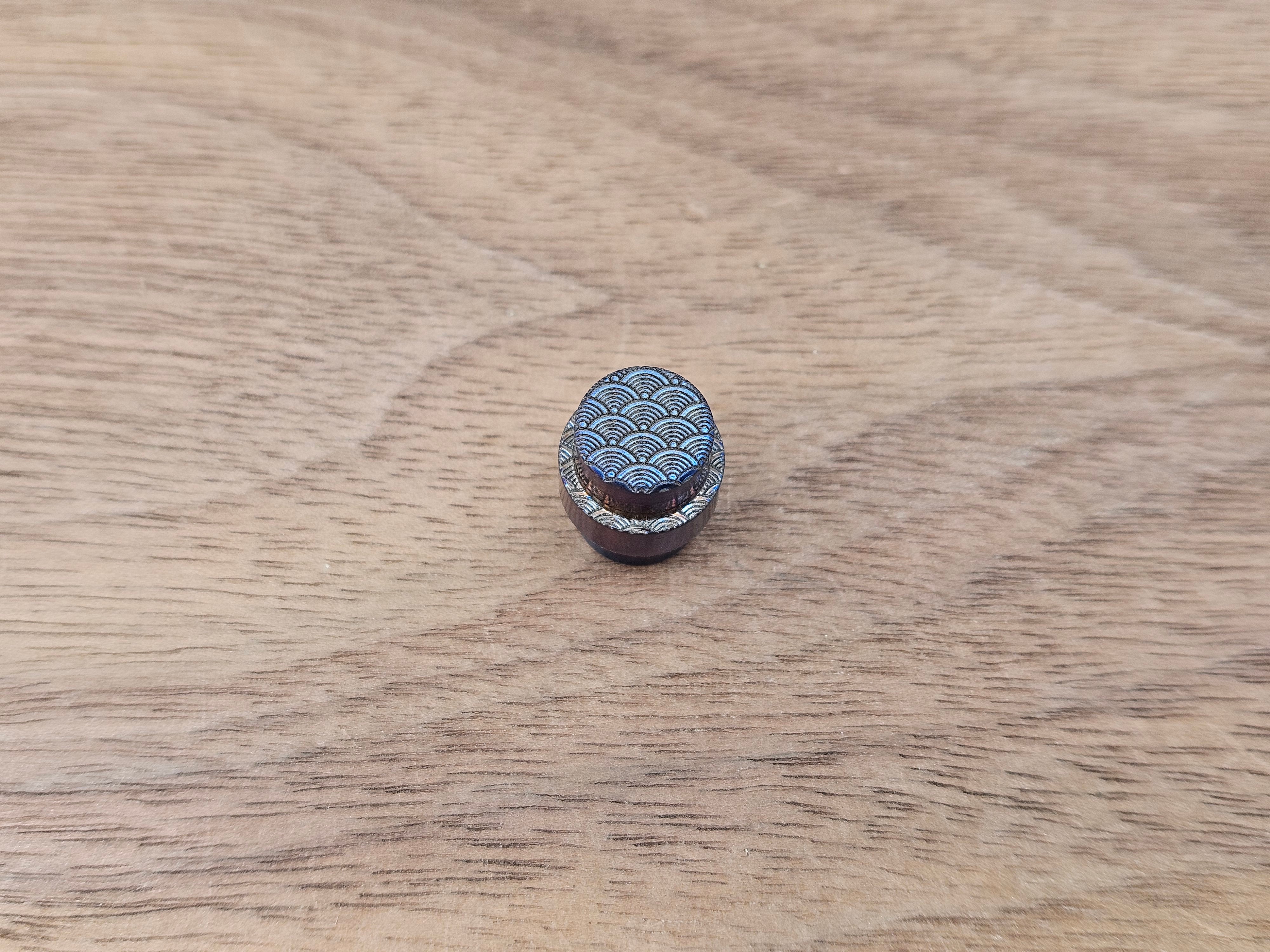 CLR Titanium Lanyard Hole Plug<br>Spyderco Manix 2 Seigaiha Flamed