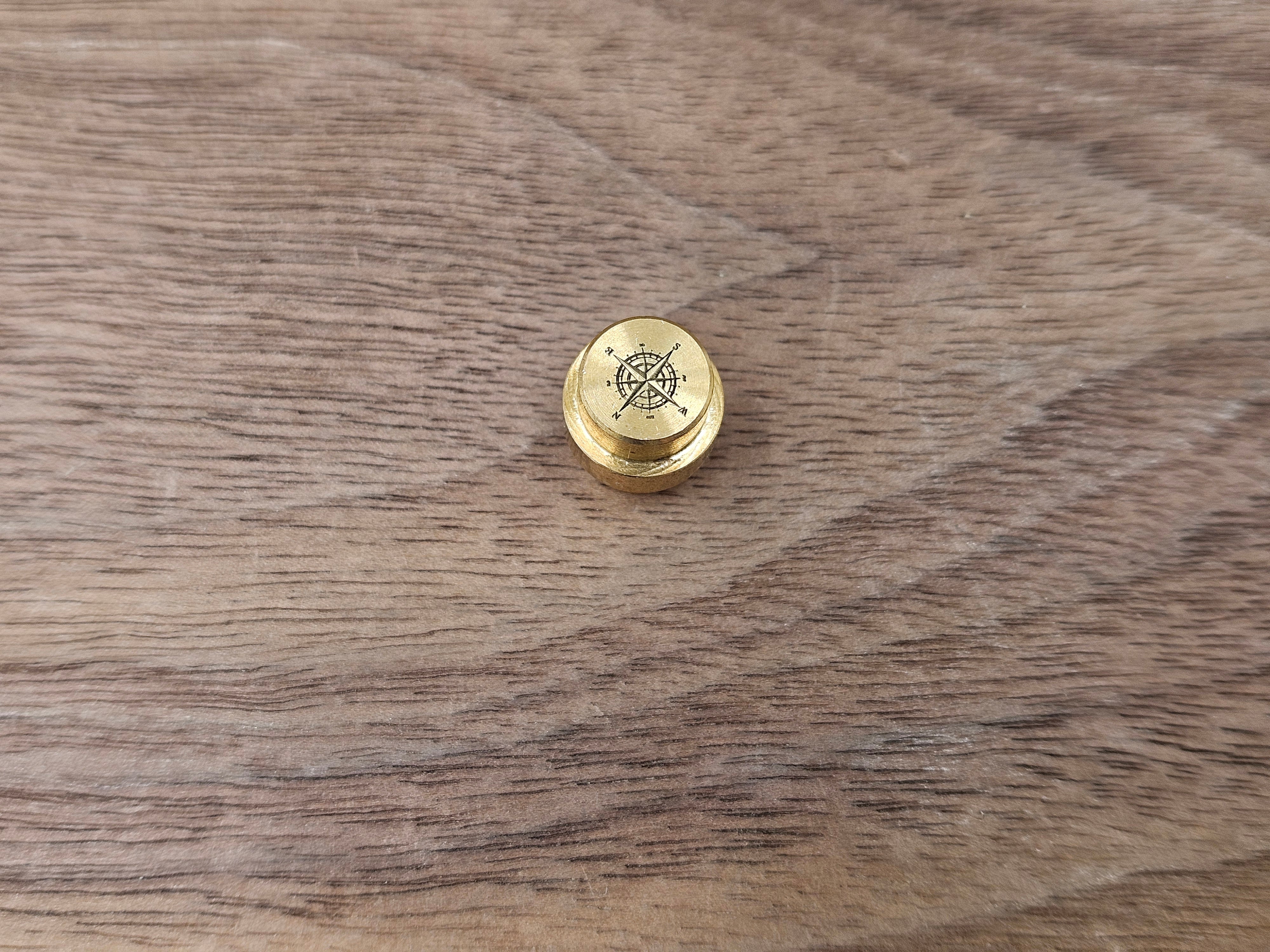 CLR Brass Lanyard Hole Plug<br>Spyderco Manix 2 Compass Brushed