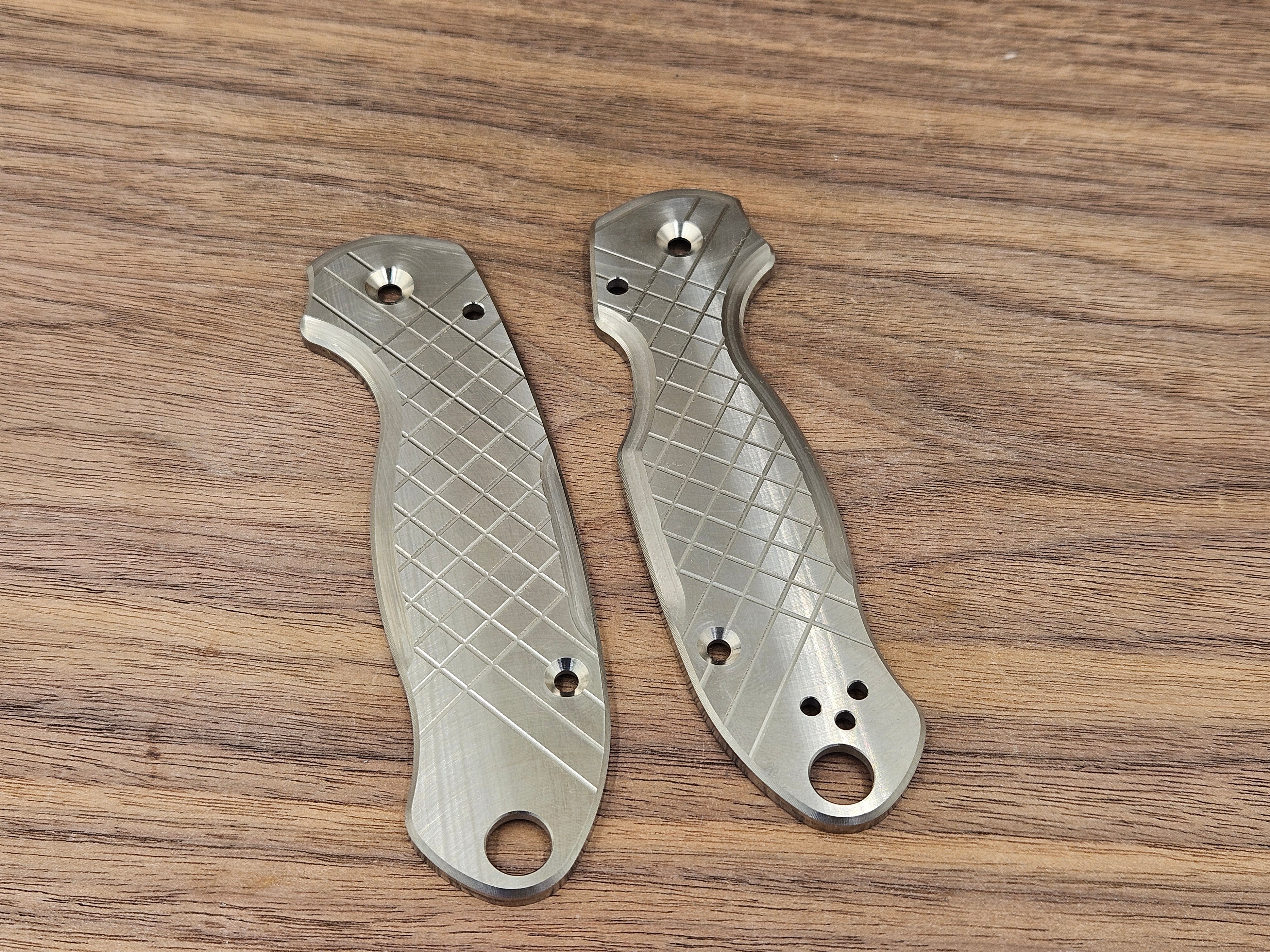 CLR Spyderco Paramilitary 3<br>Titanium Frag