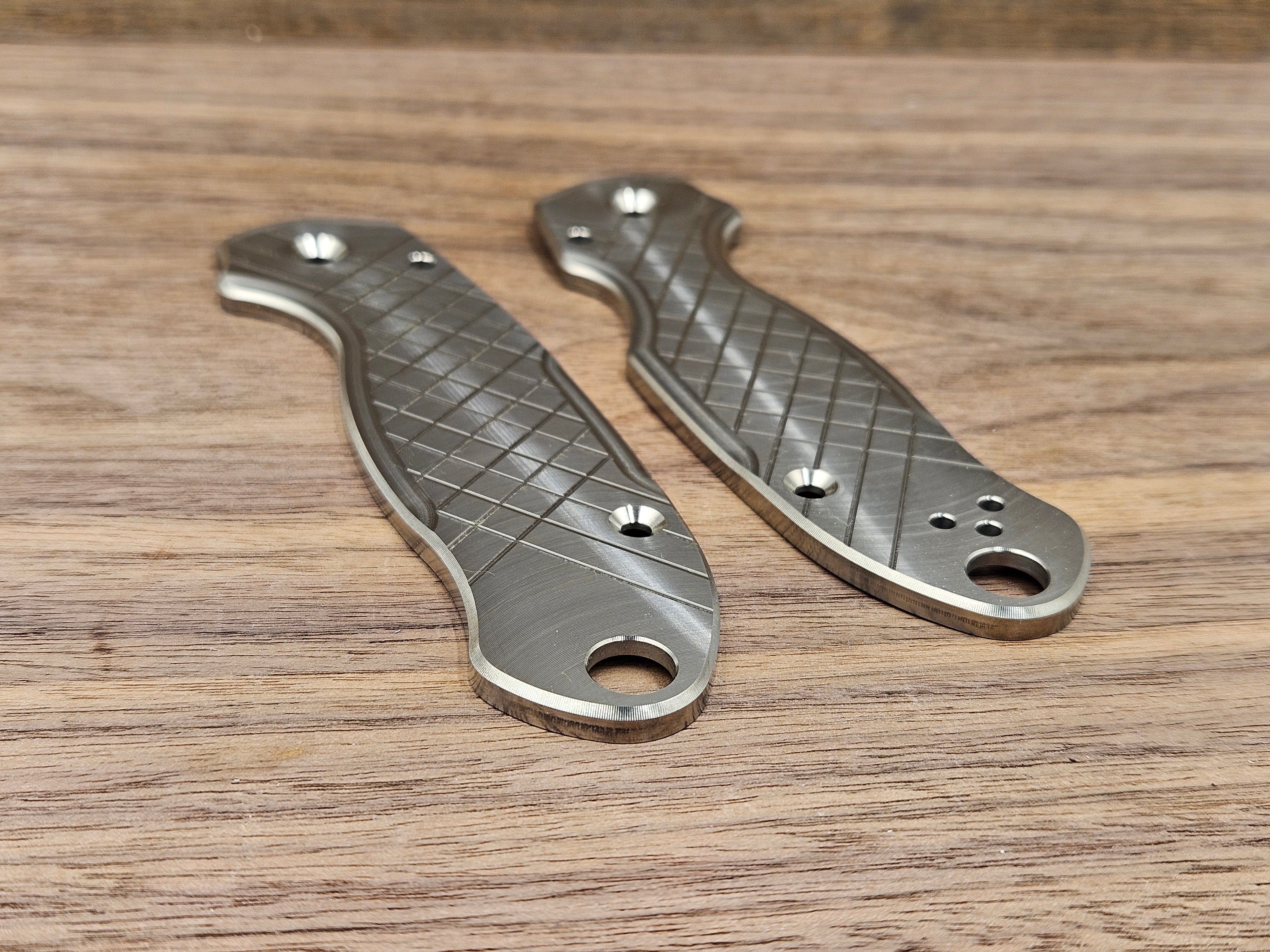 CLR Spyderco Paramilitary 3<br>Titanium Frag
