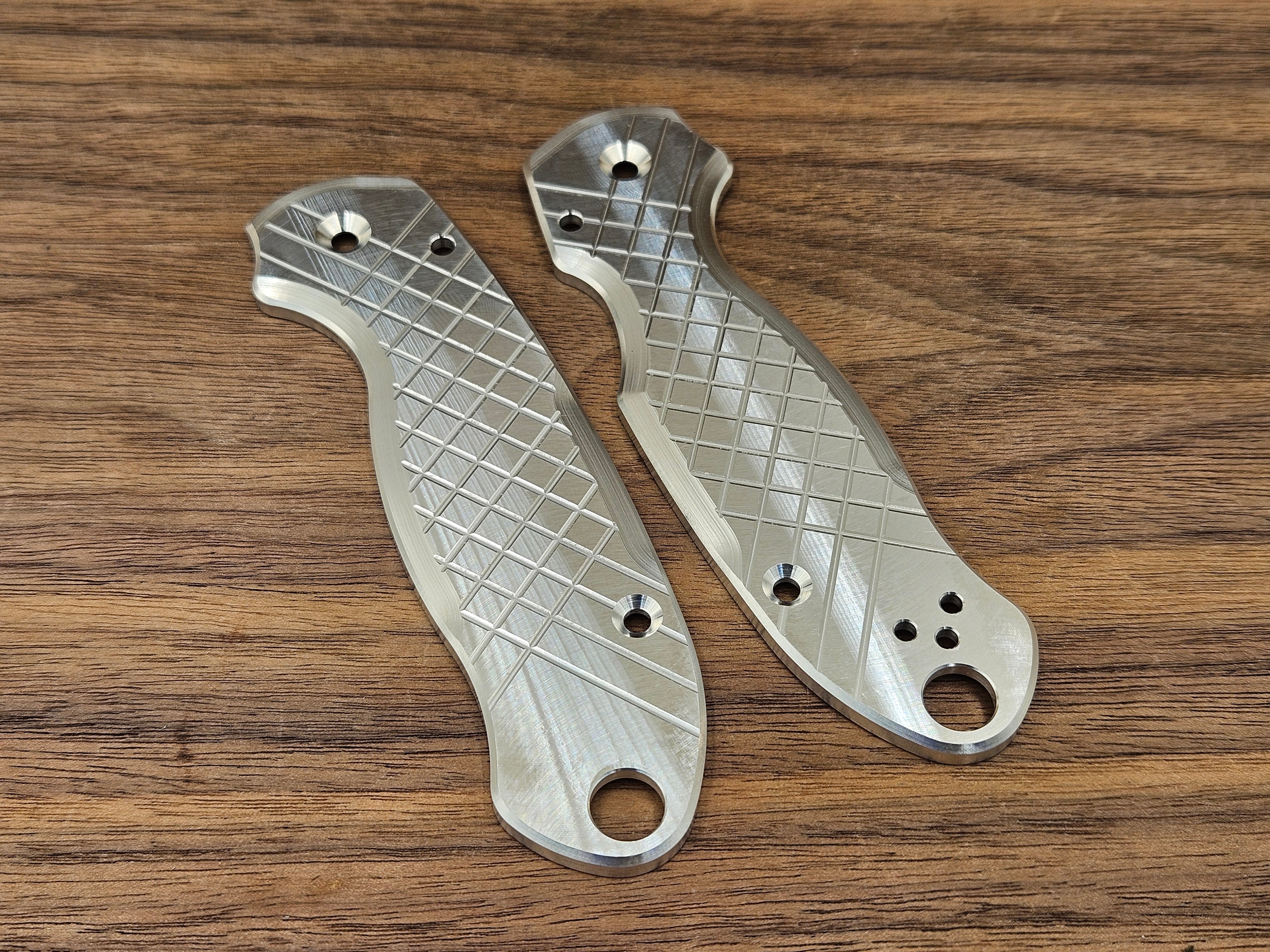 CLR Spyderco Paramilitary 3<br>Aluminum Frag