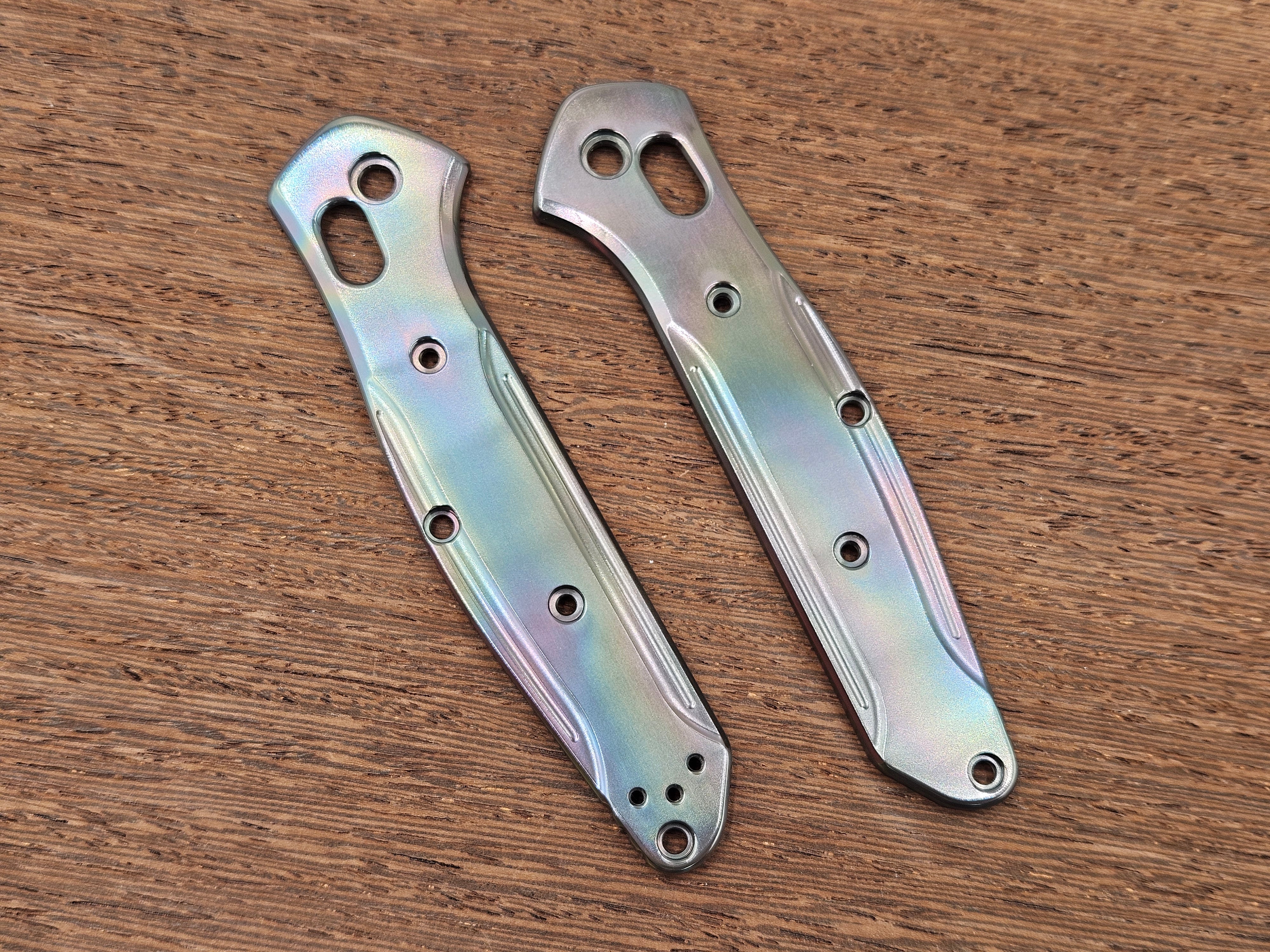 CLR Benchmade 940 Osborne<br>Zirconium Standard Oil Slick Brushed